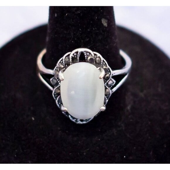 Vintage Victorian Smooth Opalite Ring - S13 - Picture 1 of 3